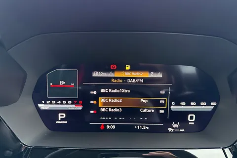 Audi S3 2.0 TFSI Black Edition Sportback S Tronic quattro Euro 6 (s/s) 5dr Thumbnail #31