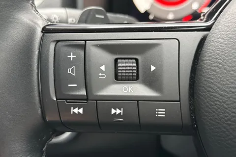 YT72KZX Nissan Qashqai 1.3 DIG-T MHEV N-Connecta XTRON Euro 6 (s/s) 5dr Thumbnail #39