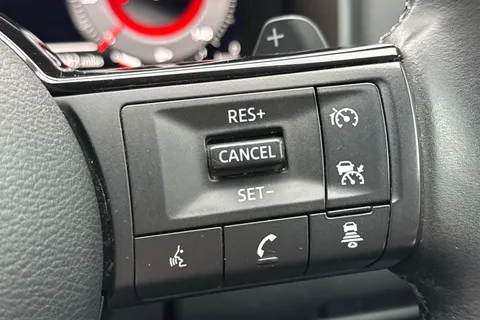 YT72KZX Nissan Qashqai 1.3 DIG-T MHEV N-Connecta XTRON Euro 6 (s/s) 5dr Thumbnail #40