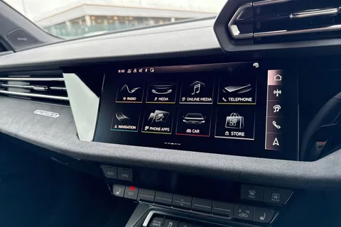 Audi S3 2.0 TFSI Black Edition Sportback S Tronic quattro Euro 6 (s/s) 5dr Thumbnail #36