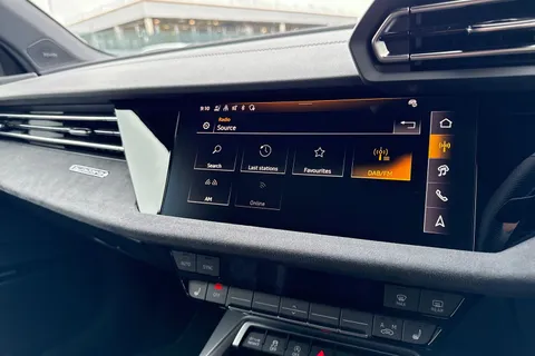 Audi S3 2.0 TFSI Black Edition Sportback S Tronic quattro Euro 6 (s/s) 5dr Thumbnail #38