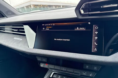 Audi S3 2.0 TFSI Black Edition Sportback S Tronic quattro Euro 6 (s/s) 5dr Thumbnail #39