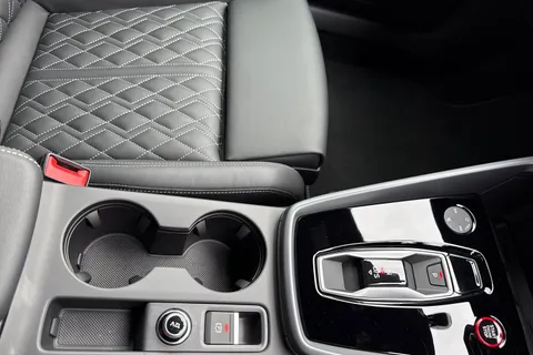 Audi S3 2.0 TFSI Black Edition Sportback S Tronic quattro Euro 6 (s/s) 5dr Thumbnail #55