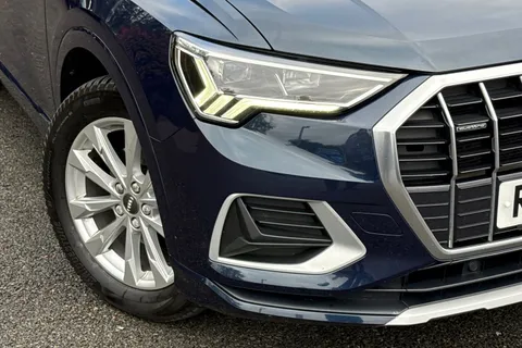 25 of 51 for AUDI Q3 35 TDI Quattro Sport 5dr