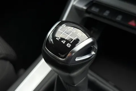 42 of 51 for AUDI Q3 35 TDI Quattro Sport 5dr