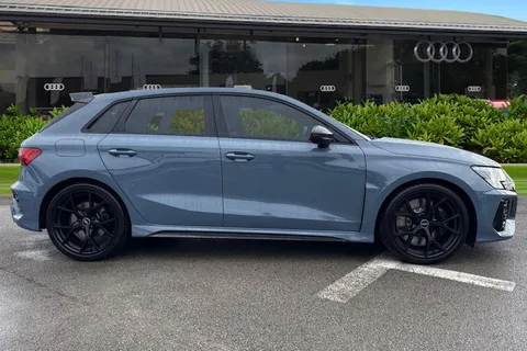 YH22ZWT Audi RS 3 RS 3 Sportback Carbon Black   400 PS S tronic Thumbnail #4