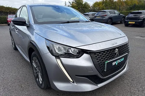 NY73GXG PEUGEOT e-208 50kWh Allure Premium + Auto 5dr (7.4kW Charger) Thumbnail #9