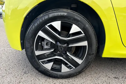 MF73AFU PEUGEOT e-208 50kWh E-Style Auto 5dr (7.4kW Charger) Thumbnail #11