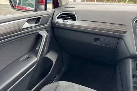 20 of 51 for VOLKSWAGEN TIGUAN ALLSPACE 1.5 TSI Elegance 5dr DSG