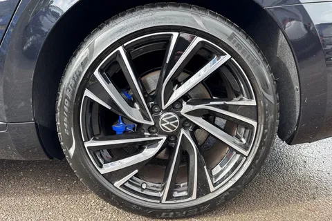 KT74OLC Volkswagen Arteon 2.0 TSI R 5dr 4MOTION DSG Thumbnail #11