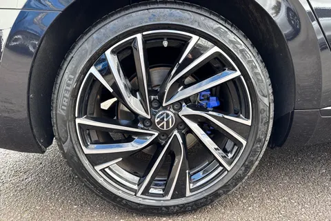 13 of 64 for VOLKSWAGEN ARTEON 2.0 TSI R 5dr 4MOTION DSG