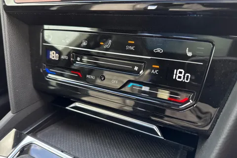 22 of 64 for VOLKSWAGEN ARTEON 2.0 TSI R 5dr 4MOTION DSG