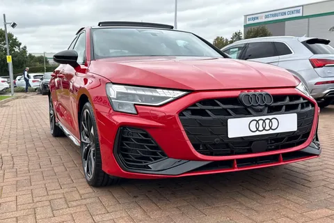  Audi S3 2.0 TFSI Black Edition Sportback S Tronic quattro Euro 6 (s/s) 5dr Thumbnail #9