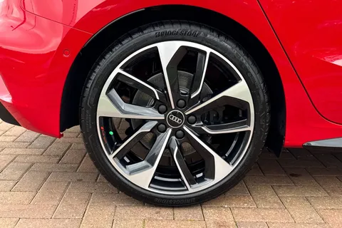  Audi S3 2.0 TFSI Black Edition Sportback S Tronic quattro Euro 6 (s/s) 5dr Thumbnail #11