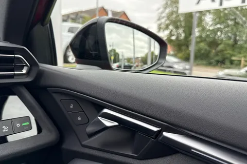  Audi S3 2.0 TFSI Black Edition Sportback S Tronic quattro Euro 6 (s/s) 5dr Thumbnail #21