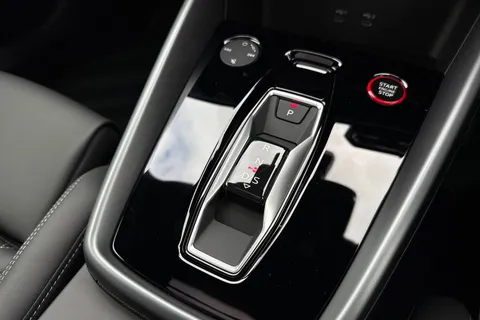  Audi S3 2.0 TFSI Black Edition Sportback S Tronic quattro Euro 6 (s/s) 5dr Thumbnail #23