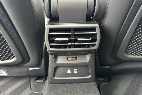  Audi S3 2.0 TFSI Black Edition Sportback S Tronic quattro Euro 6 (s/s) 5dr Thumbnail #36