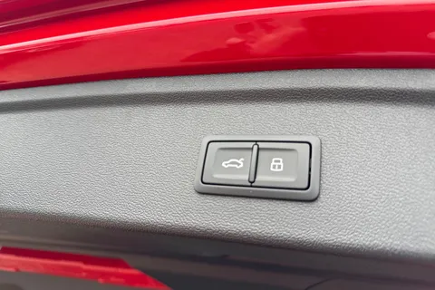  Audi S3 2.0 TFSI Black Edition Sportback S Tronic quattro Euro 6 (s/s) 5dr Thumbnail #41