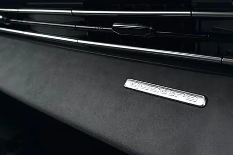  Audi S3 2.0 TFSI Black Edition Sportback S Tronic quattro Euro 6 (s/s) 5dr Thumbnail #61