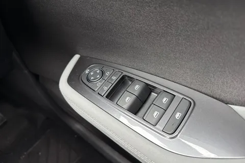 DF25XLU BYD Dolphin Surf 43.2kWh Comfort Auto 5dr Thumbnail #40