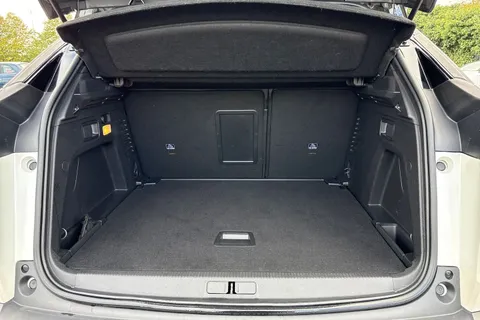 DE22UWV PEUGEOT 3008 1.2 PureTech GT Premium EAT Euro 6 (s/s) 5dr Thumbnail #7
