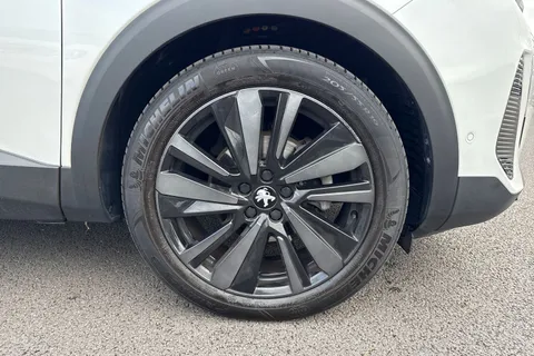 DE22UWV PEUGEOT 3008 1.2 PureTech GT Premium EAT Euro 6 (s/s) 5dr Thumbnail #10