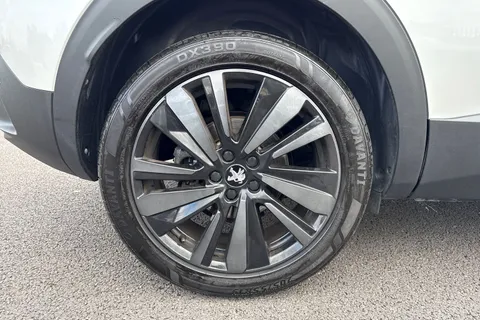 DE22UWV PEUGEOT 3008 1.2 PureTech GT Premium EAT Euro 6 (s/s) 5dr Thumbnail #11