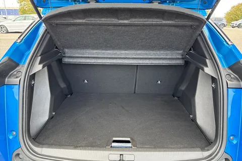 YT73XHP PEUGEOT 2008 1.2 PureTech Allure EAT Euro 6 (s/s) 5dr Thumbnail #7