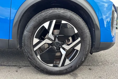 YT73XHP PEUGEOT 2008 1.2 PureTech Allure EAT Euro 6 (s/s) 5dr Thumbnail #10