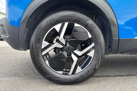 YT73XHP PEUGEOT 2008 1.2 PureTech Allure EAT Euro 6 (s/s) 5dr Thumbnail #11