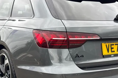 VE72NNW Audi A4 Avant Avant Black Edition 35 TFSI 150 PS S tronic Thumbnail #8