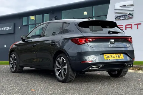 DK25VWT SEAT Leon 1.5 eHybrid 25.8kWh FR Sport DSG Euro 6 (s/s) 5dr Thumbnail #3