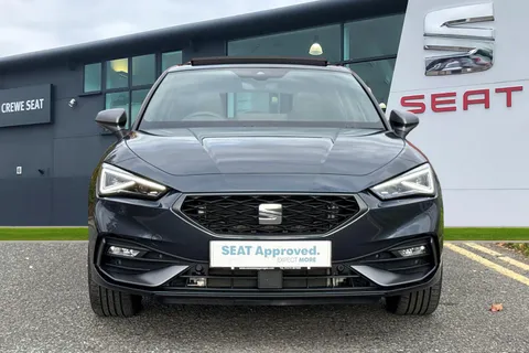 DK25VWT SEAT Leon 1.5 eHybrid 25.8kWh FR Sport DSG Euro 6 (s/s) 5dr Thumbnail #6