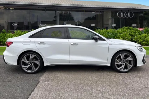 PN25HGX Audi A3 Black Edition 35 TFSI 150 PS S tronic Thumbnail #4