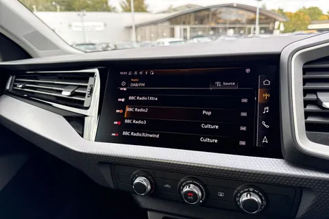 DA25JNX Audi A1 Sport 30 TFSI  116 PS S tronic Thumbnail #33