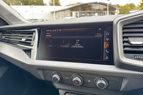 DA25JNX Audi A1 Sport 30 TFSI  116 PS S tronic Thumbnail #36