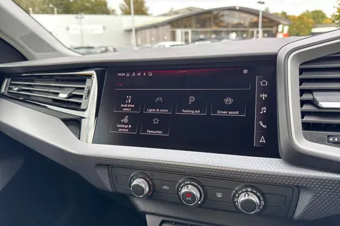 DA25JNX Audi A1 Sport 30 TFSI  116 PS S tronic Thumbnail #39