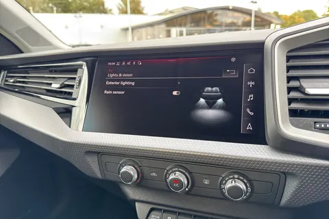 DA25JNX Audi A1 Sport 30 TFSI  116 PS S tronic Thumbnail #41