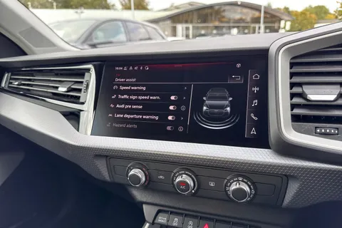 DA25JNX Audi A1 Sport 30 TFSI  116 PS S tronic Thumbnail #43