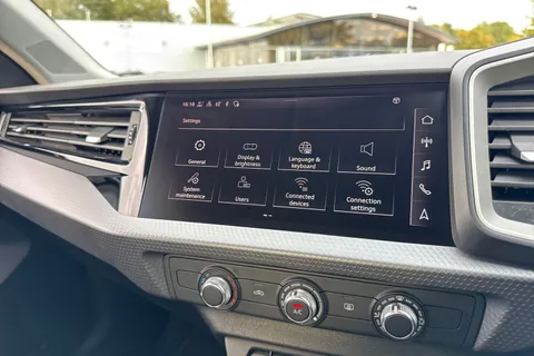 DA25JNX Audi A1 Sport 30 TFSI  116 PS S tronic Thumbnail #44