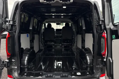 MF75FOA Volkswagen Transporter T30 Panel Van Commerce Pro SWB 150 PS 2.0 TDI 8sp Automatic Thumbnail #10