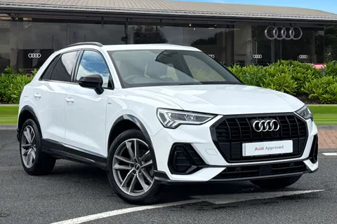 PX72XVT Audi Q3 Black Edition 35 TFSI 150 PS S tronic Thumbnail #2