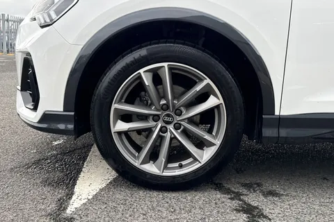 PX72XVT Audi Q3 Black Edition 35 TFSI 150 PS S tronic Thumbnail #11