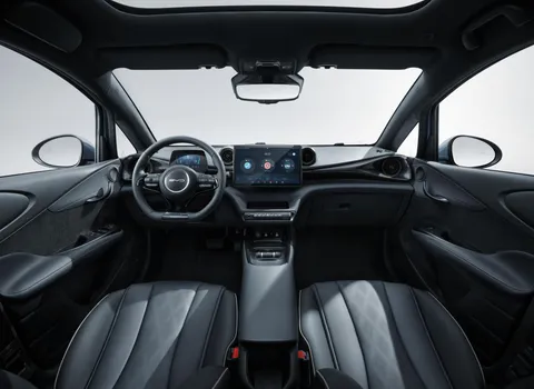 BYD Dolphin 60.48kWh Design Auto 5dr Thumbnail #3