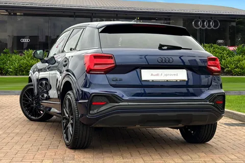 DK74XKU Audi Q2 Black Edition 35 TFSI  150 PS S tronic Thumbnail #3