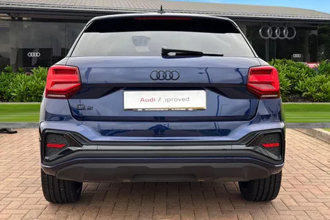 DK74XKU Audi Q2 Black Edition 35 TFSI  150 PS S tronic Thumbnail #5