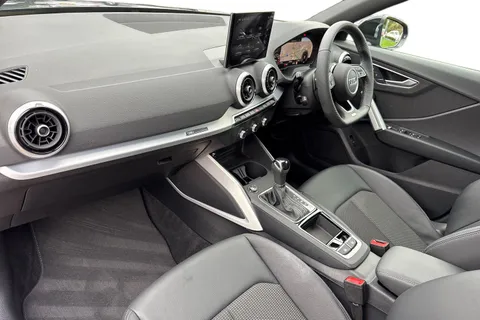 DK74XKU Audi Q2 Black Edition 35 TFSI  150 PS S tronic Thumbnail #16