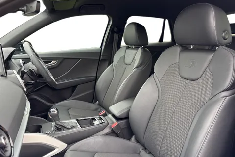 DK74XKU Audi Q2 Black Edition 35 TFSI  150 PS S tronic Thumbnail #17