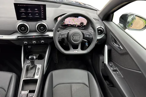 DK74XKU Audi Q2 Black Edition 35 TFSI  150 PS S tronic Thumbnail #19