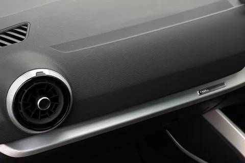 DK74XKU Audi Q2 Black Edition 35 TFSI  150 PS S tronic Thumbnail #34